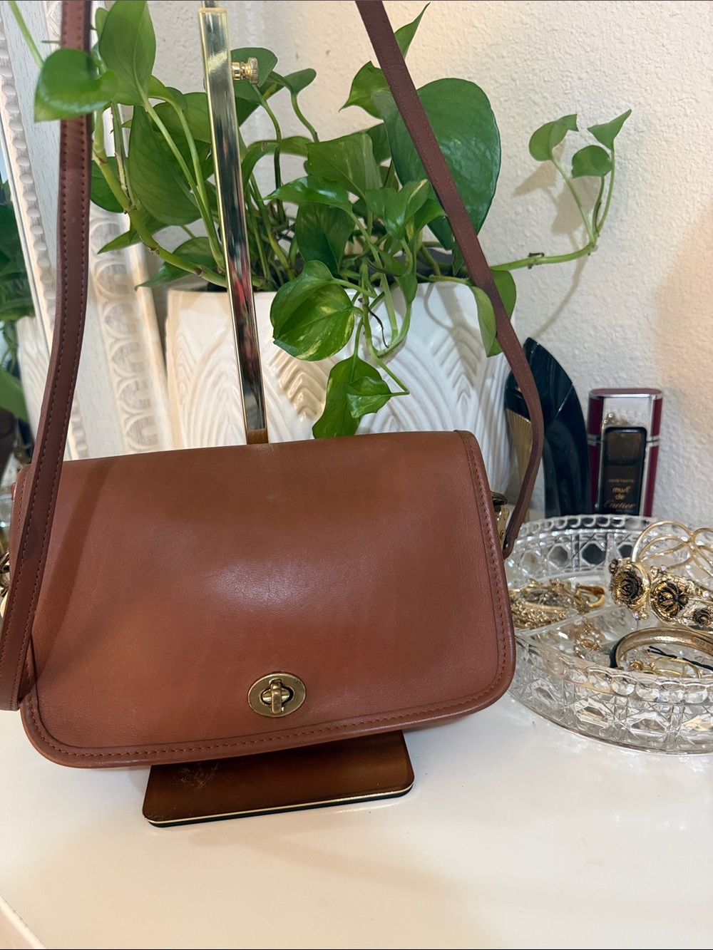 Vintage Coach British Tan Pocket Purse Leather Crossbody Bag